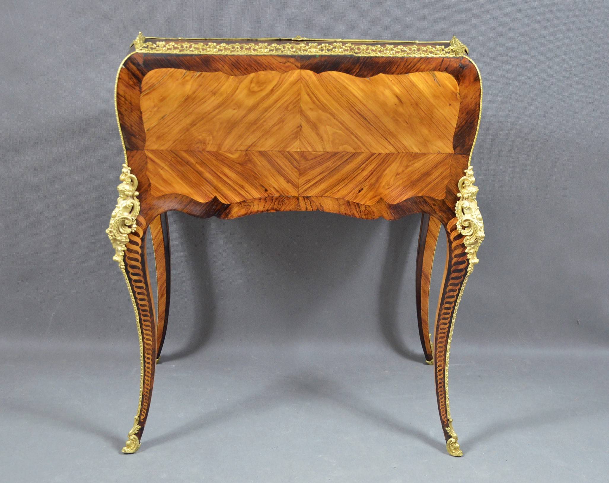 Luxurious cabinet 1