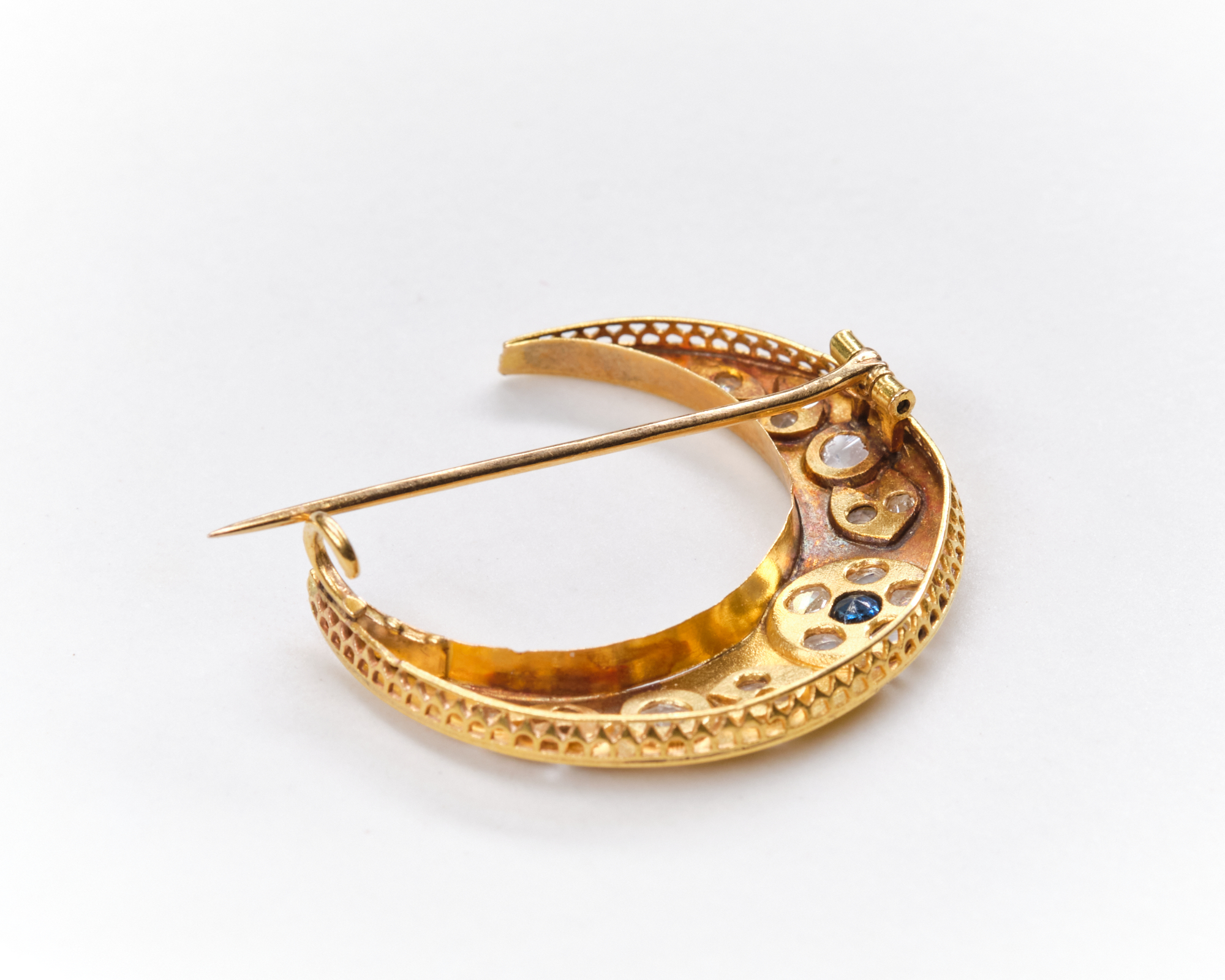 Crescent-Shaped Brooch 0