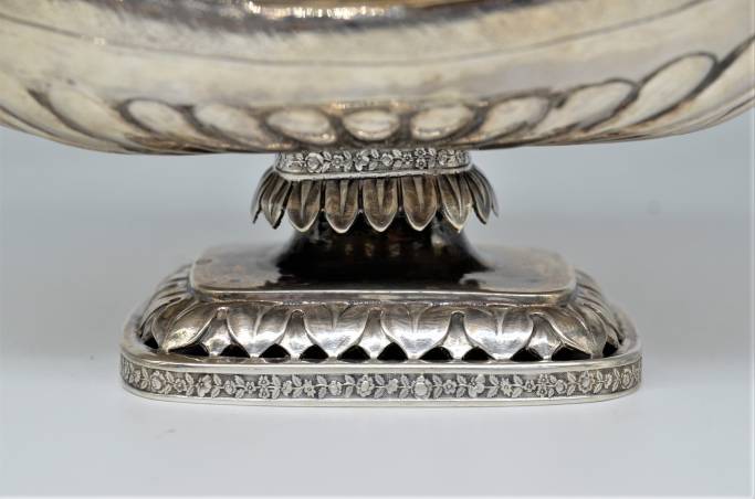 Basket / cake stand 1