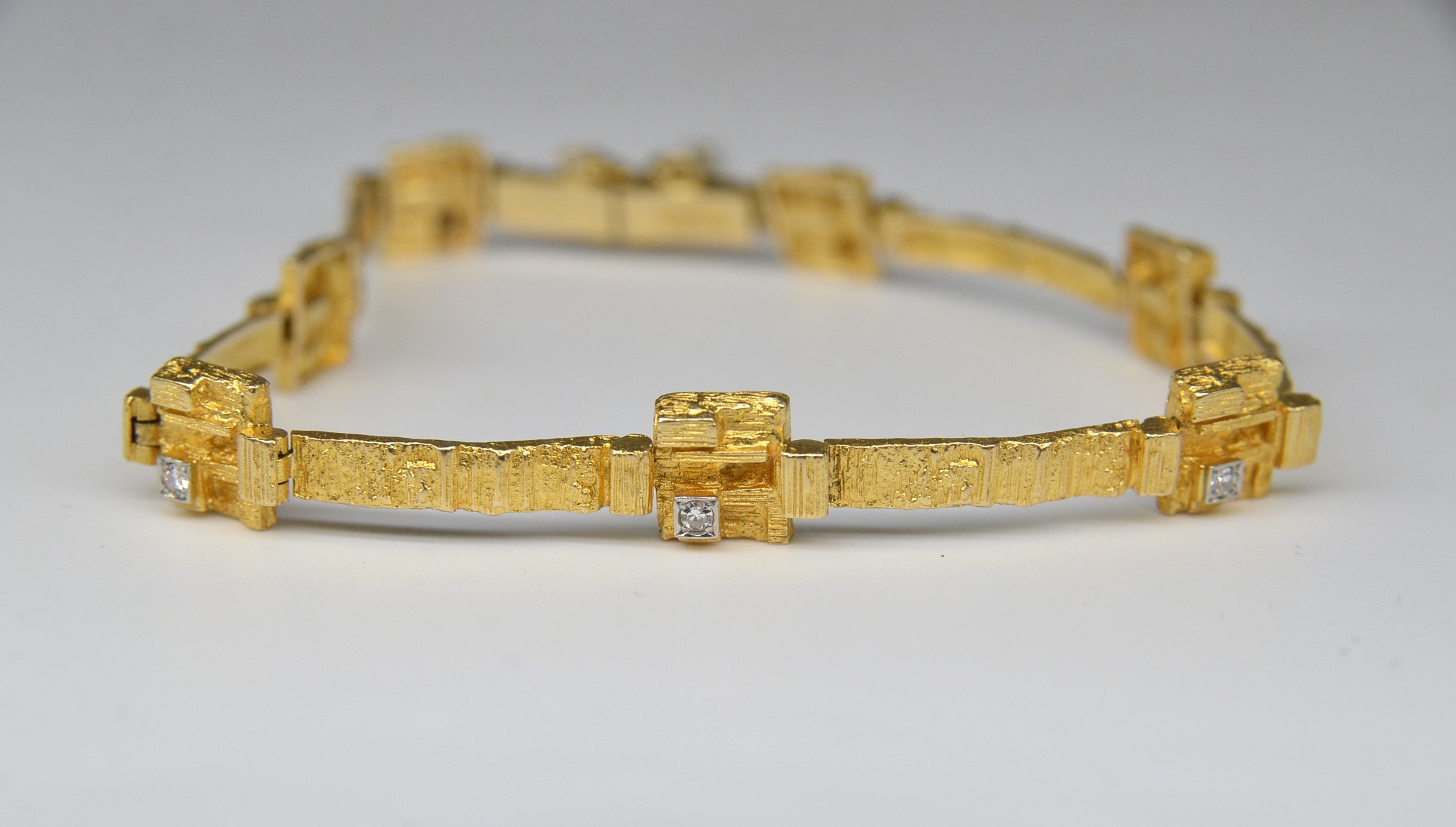 Timanttietapit bracelet designed by Björn Weckström 0