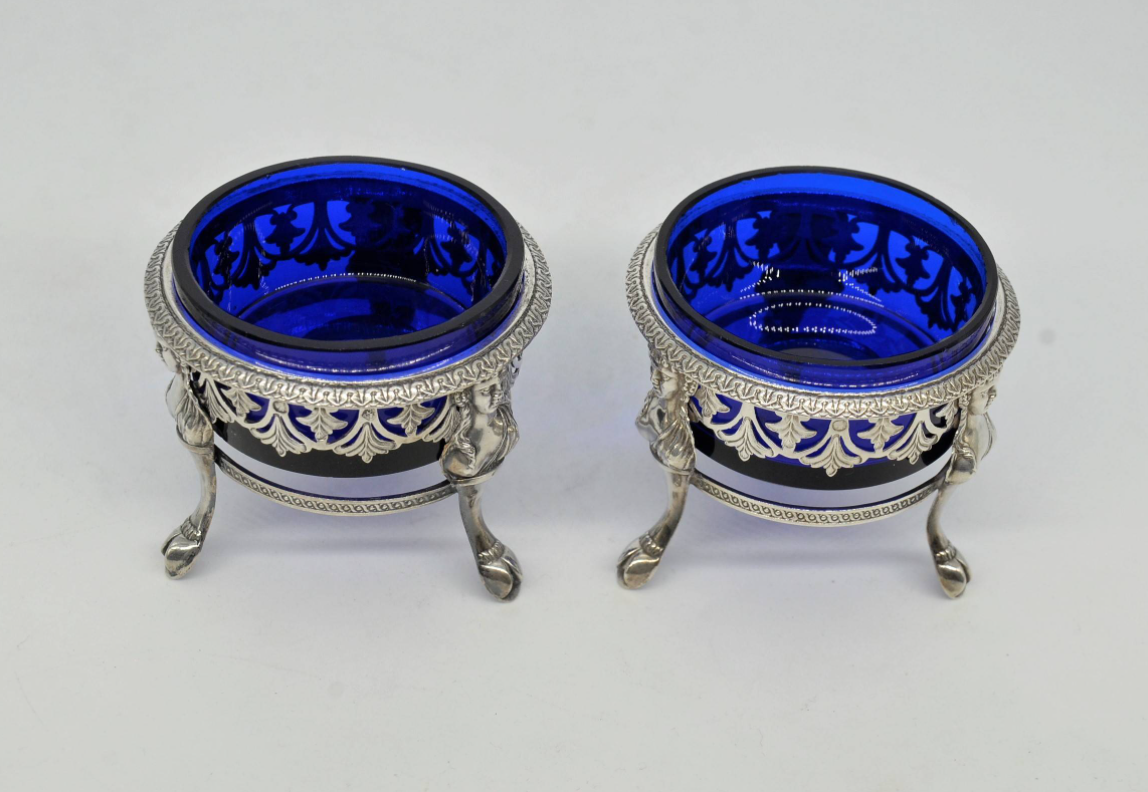 A pair of spice dishes 1