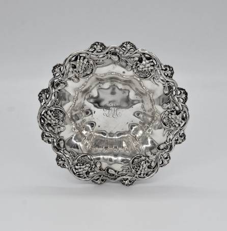 A candy plate 0