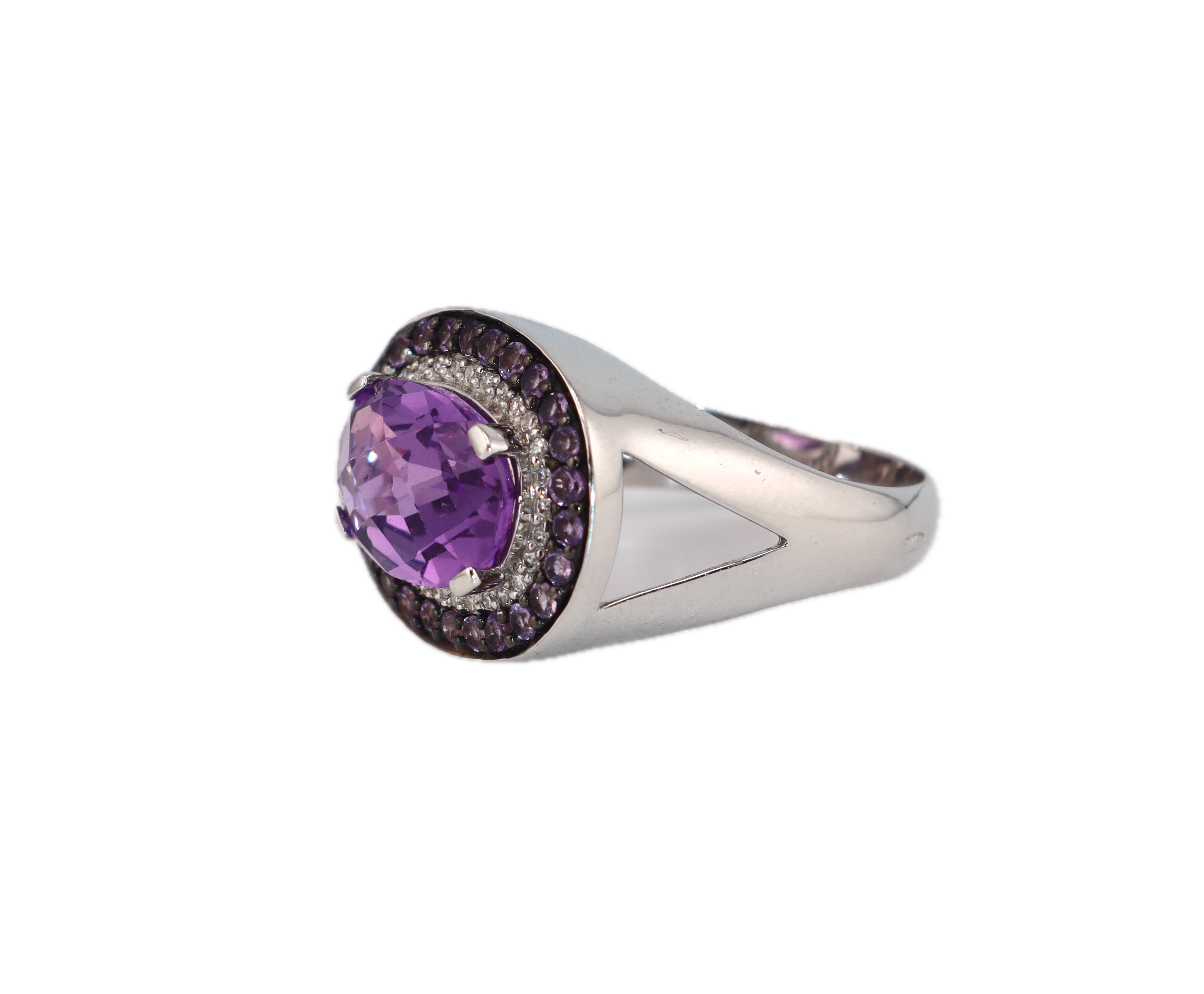 Ring with amethysts and diamonds 3