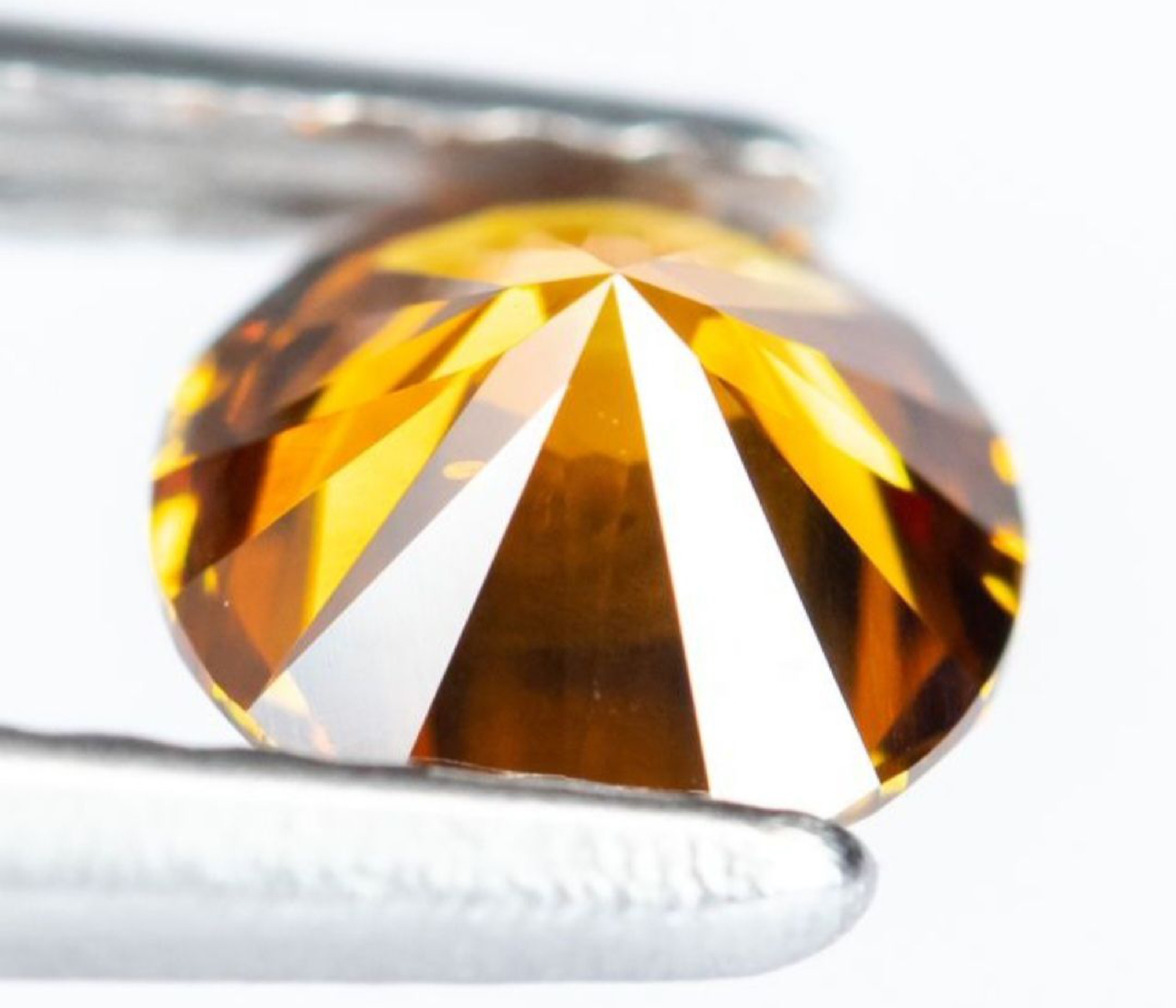 0.54 ct Fancy Deep Orange Diamond 1