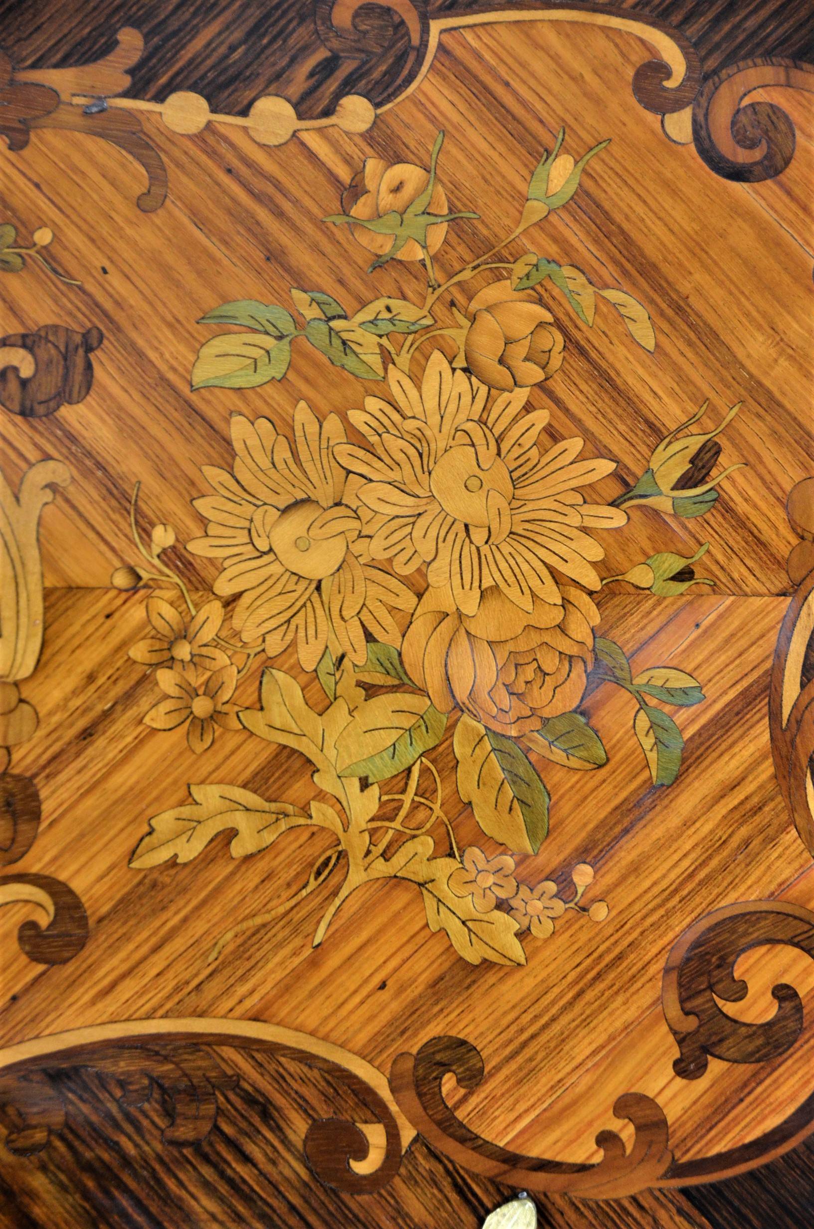 Luxurious cabinet 6