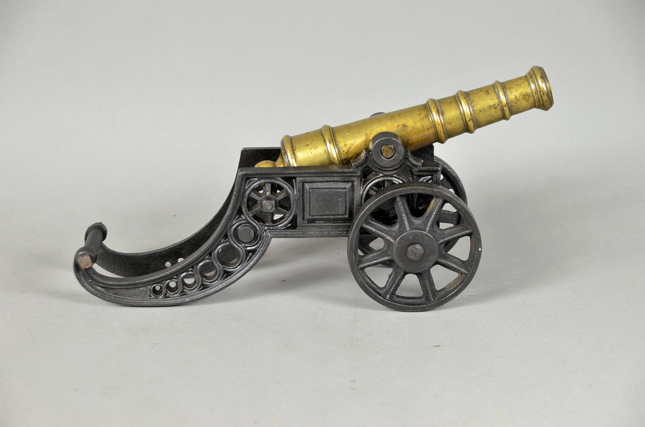 Pair of cheer cannons 0