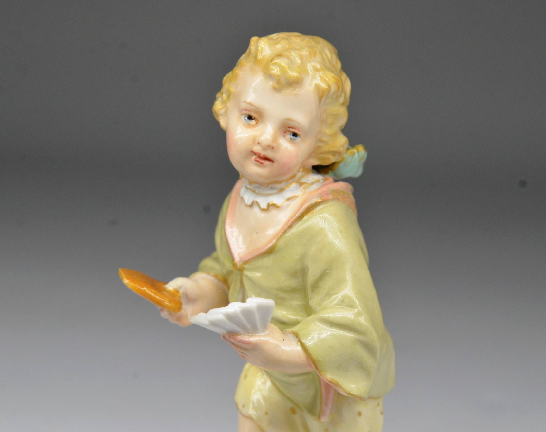 Boy figurine 1