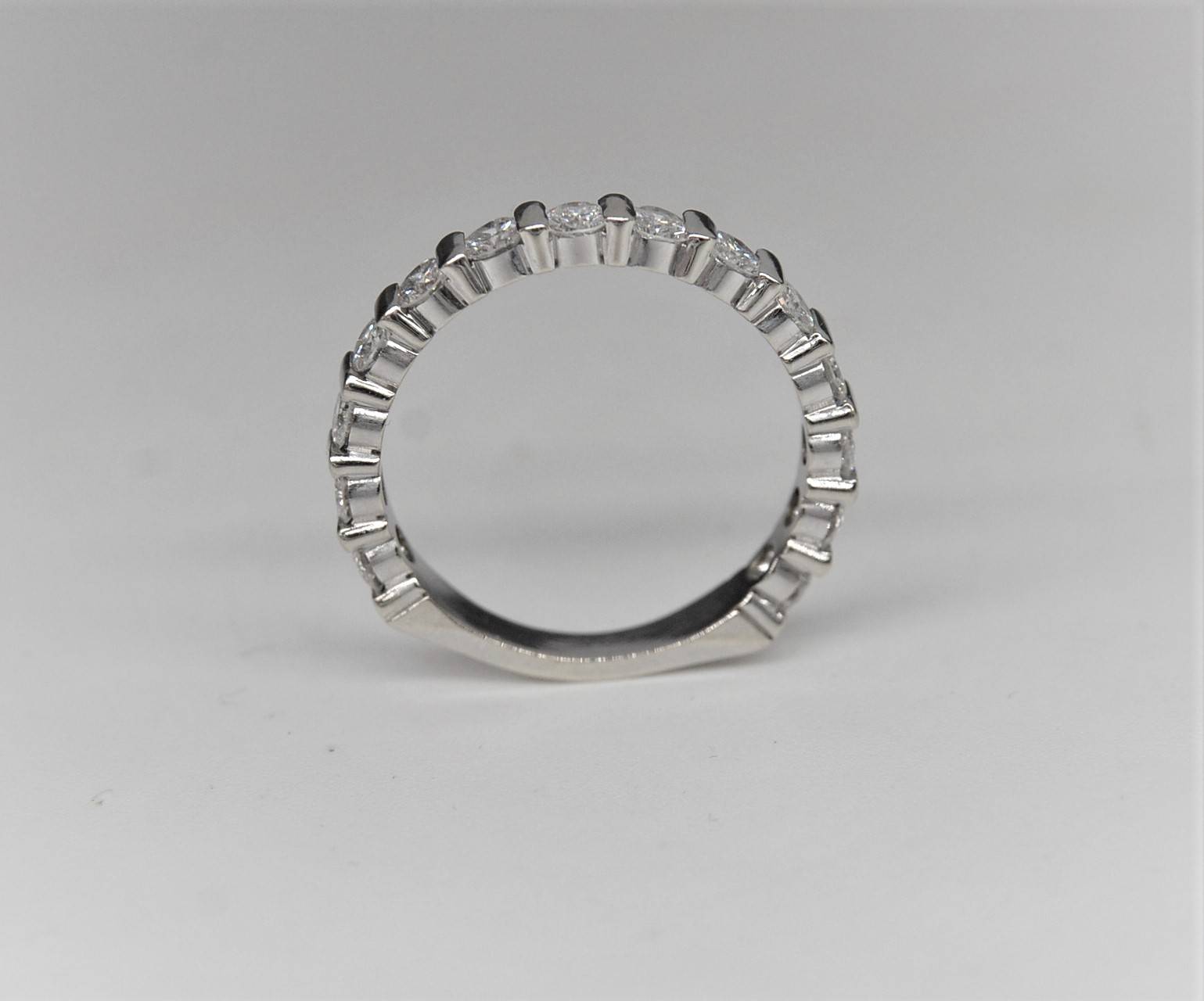 Ring with diamonds 1