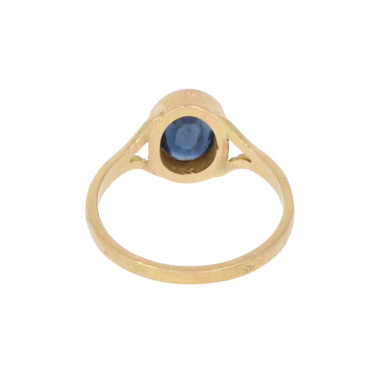 Ring with sapphire 2