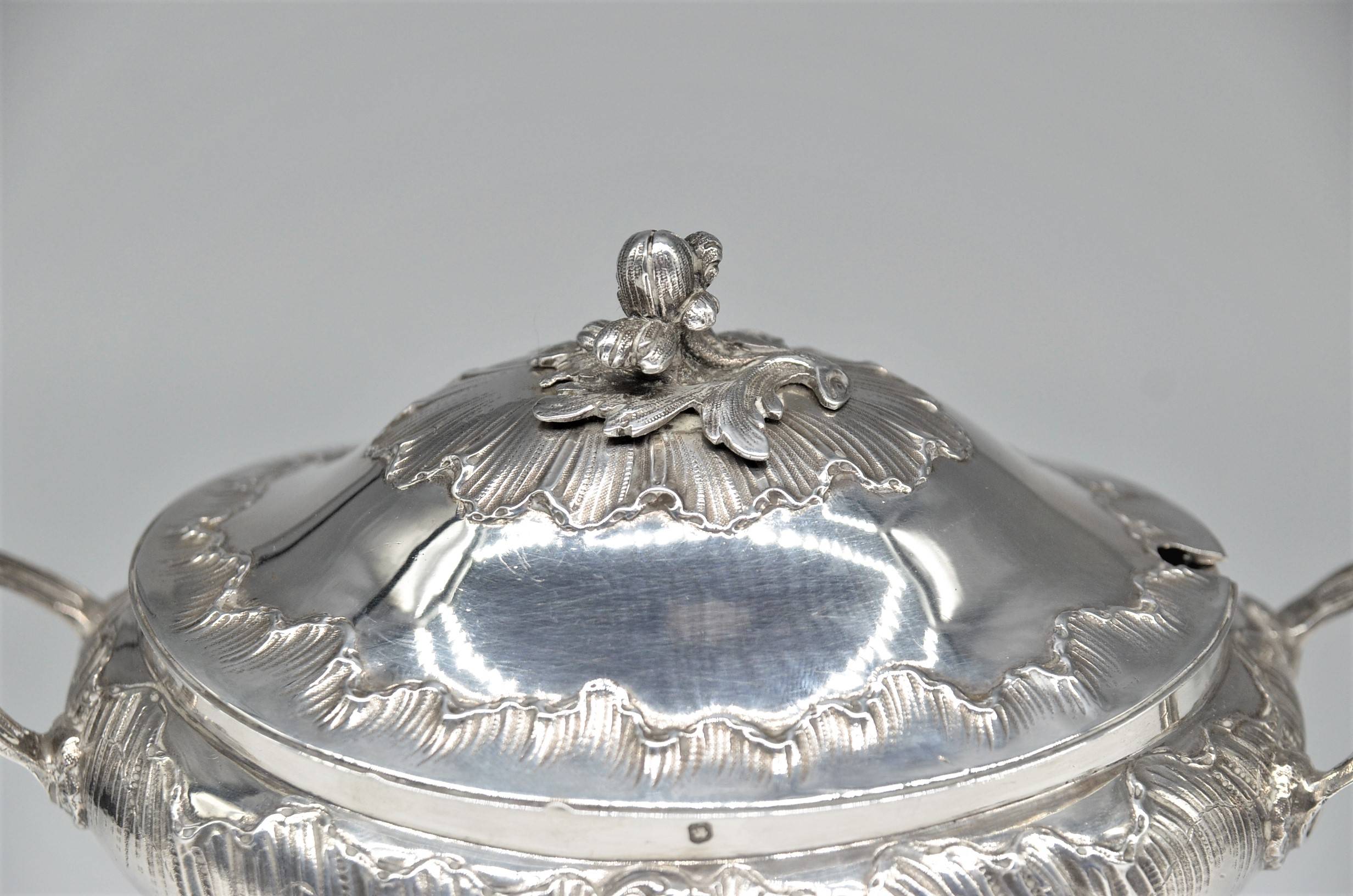 Sugar bowl with spoon 3