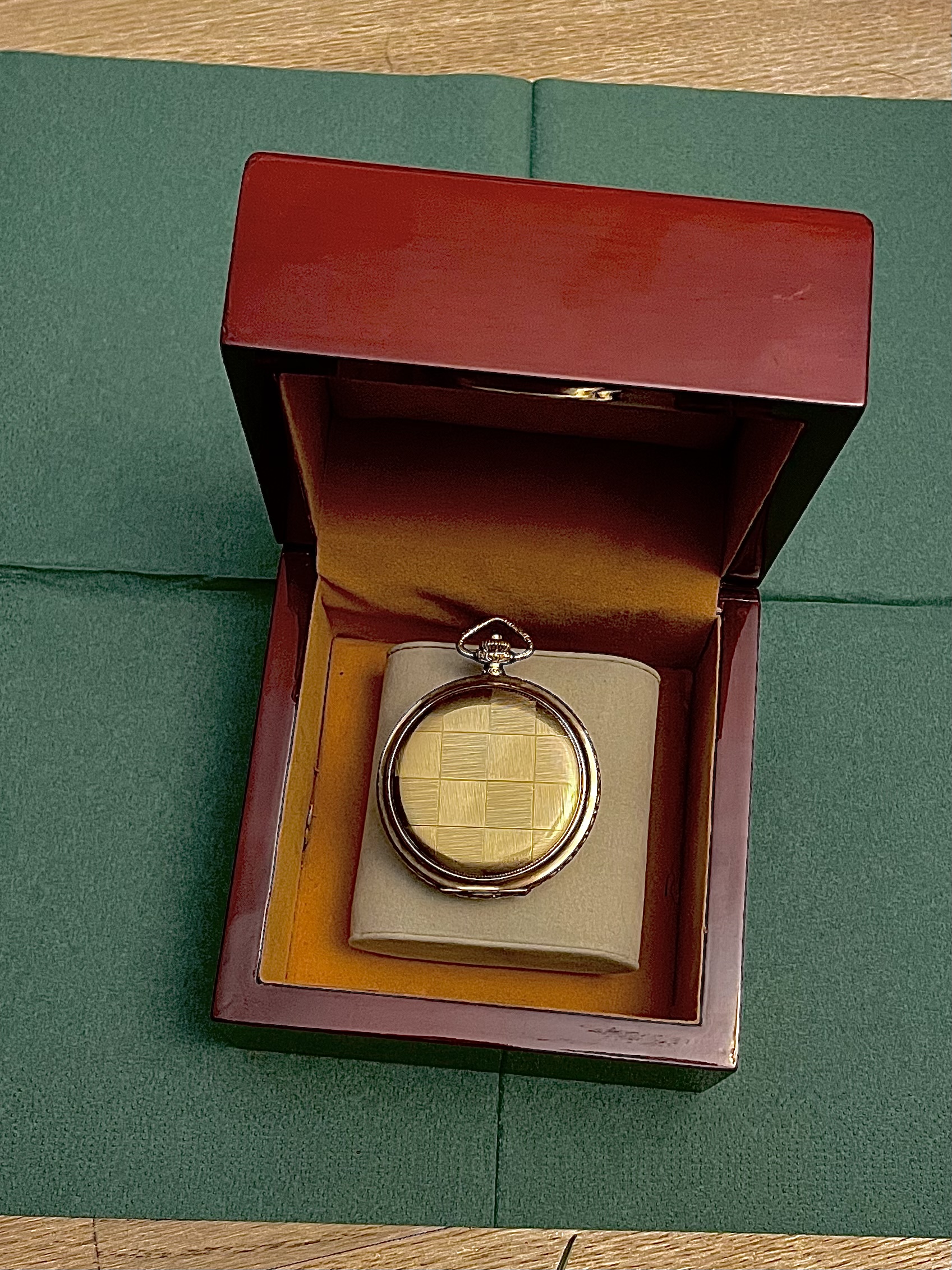 Gold-plated pocket watch 2