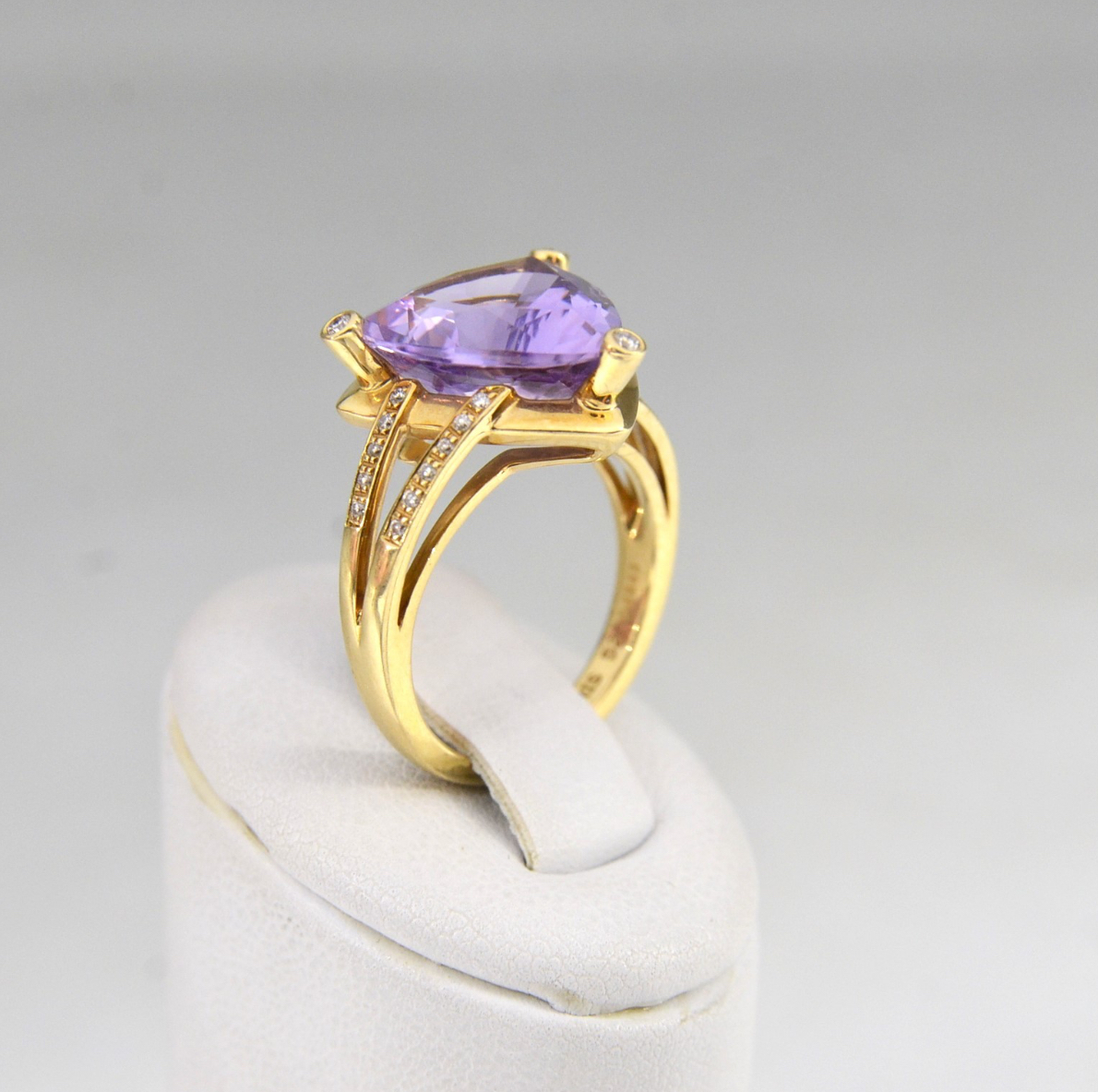 Ring with Amethyst 1
