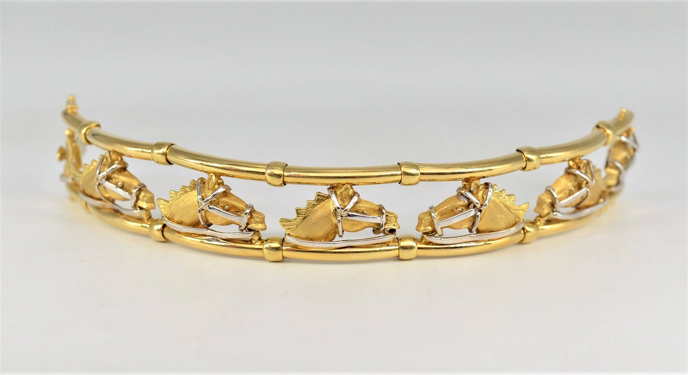 Bracelet with a horse motif 1