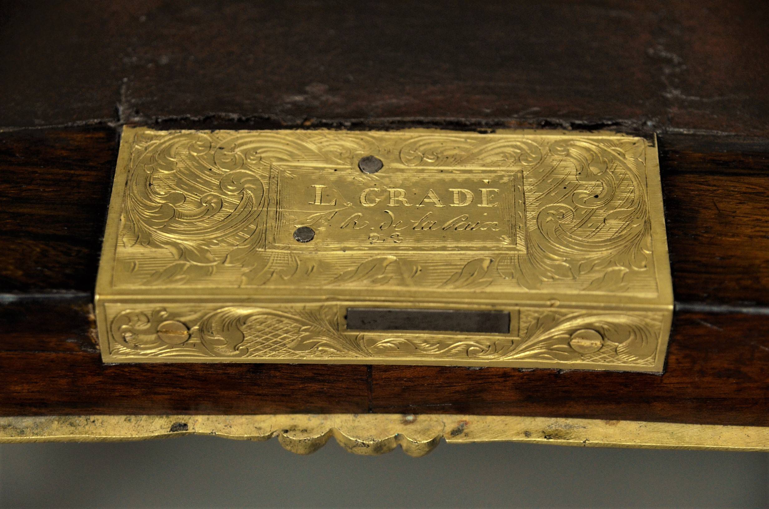 Luxurious cabinet 12