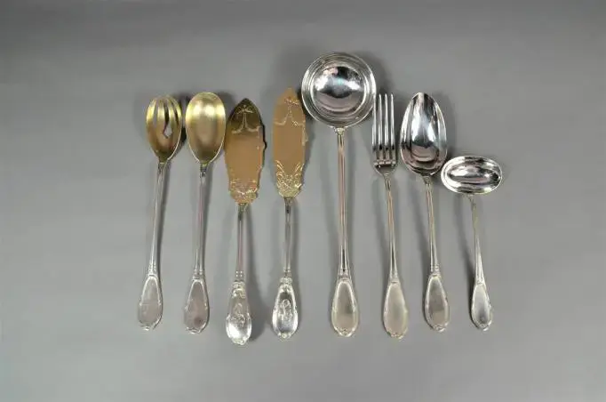 A set of service cutlery