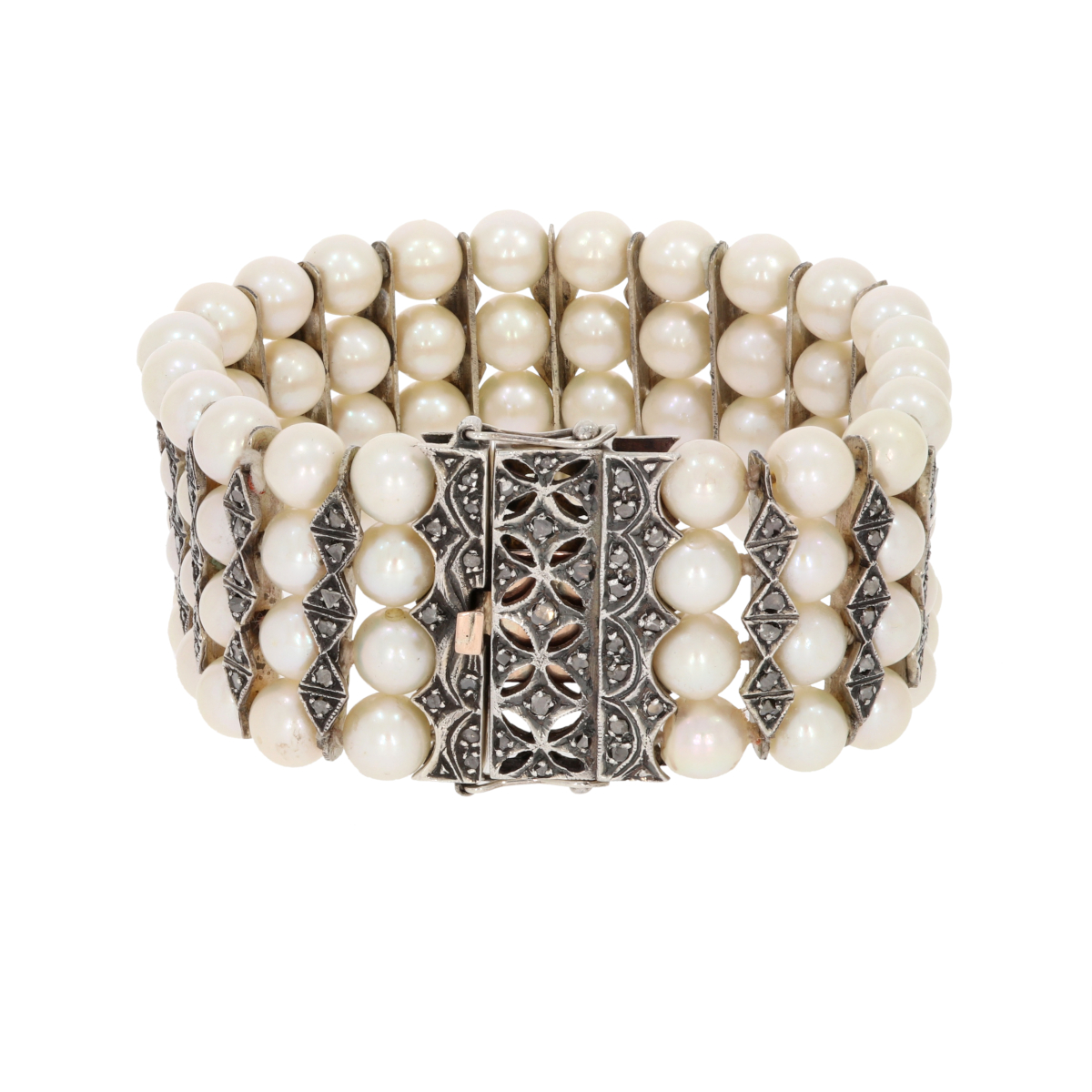 Bracelet with pearls and diamonds