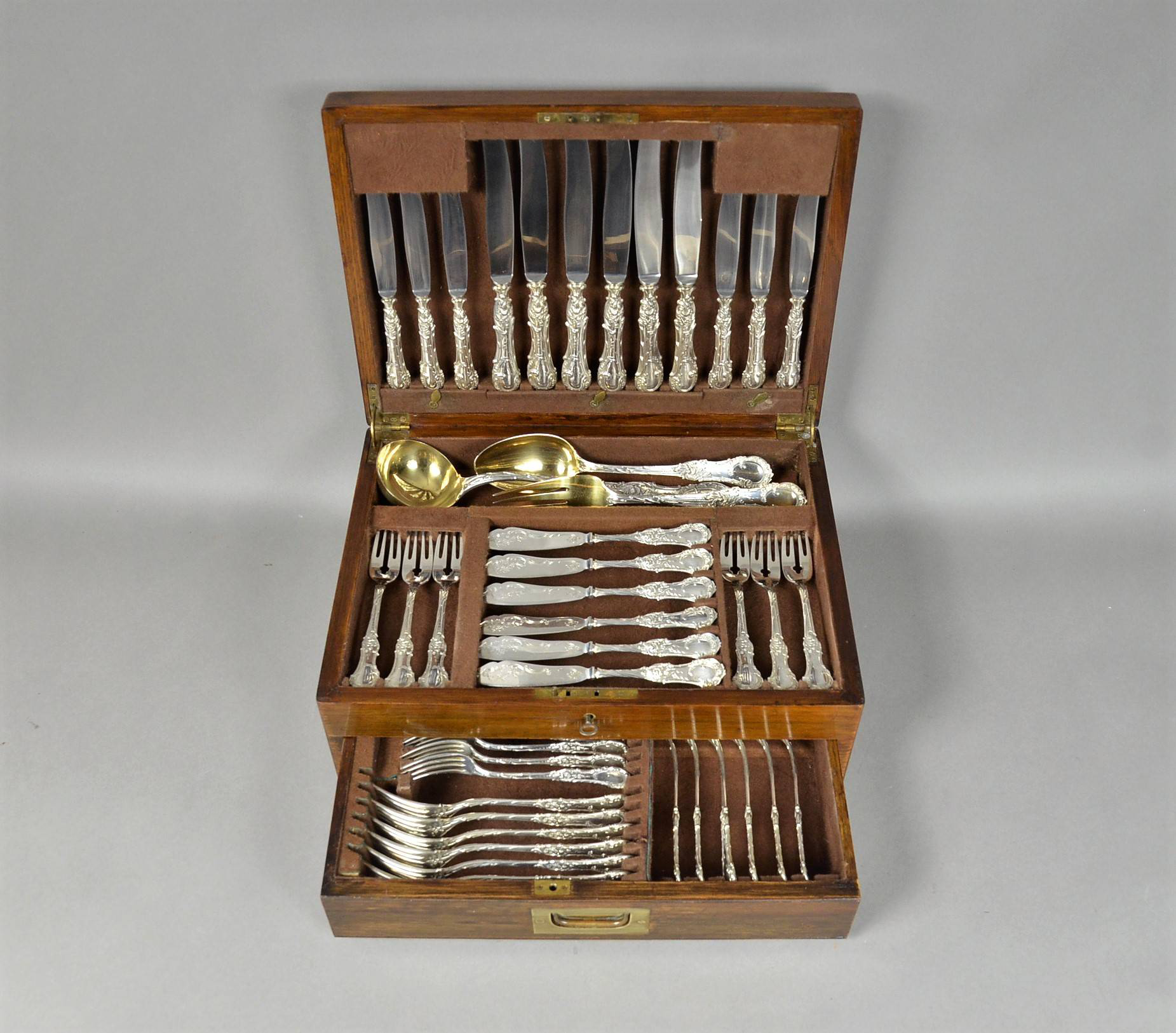 Set of table silverware