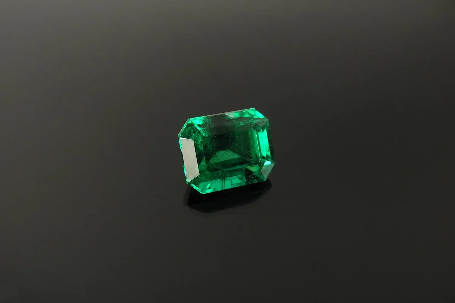 Emerald 3.06 ct