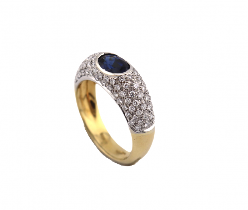 Sapphire and diamonds ring