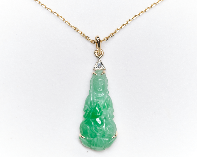 Gold pendant with jade and diamond