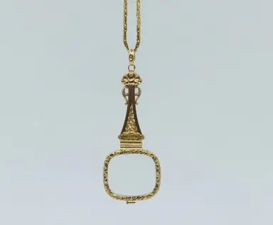 Binocular in the form of a pendant